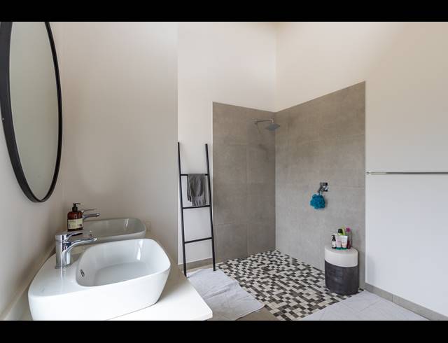 4 BEDROOM HOUSE FOR SALE IN ZINI RIVER ESTATE